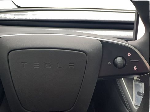 Used 2026 Tesla Model Y AWD image 39