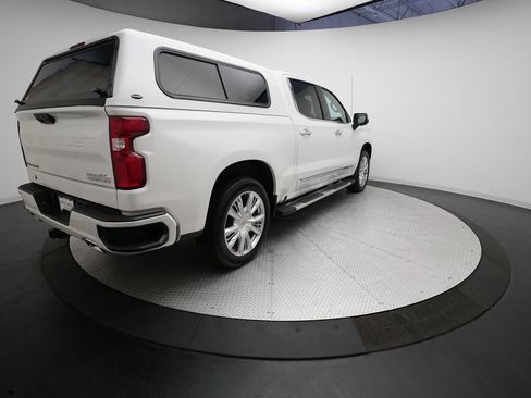 Certified 2023 Chevrolet Silverado 1500 High Country w/ Technology Package image 34