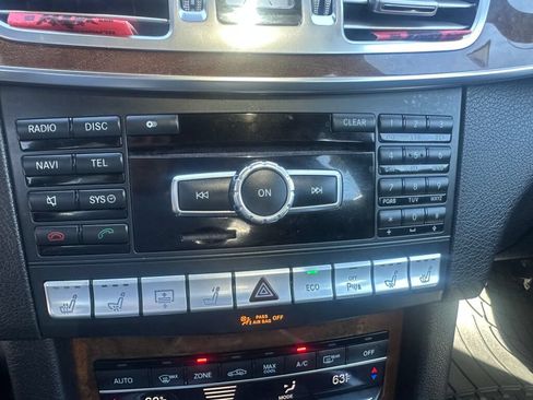 Used 2014 Mercedes-Benz E 550 4MATIC Sedan image 19