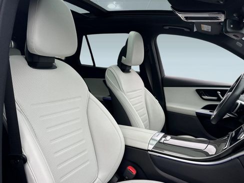 Certified 2023 Mercedes-Benz GLC 300 image 32