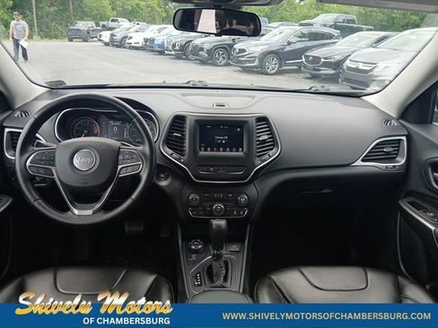 Used 2020 Jeep Cherokee Latitude Plus w/ Cold Weather Group AWD/4WD image 13