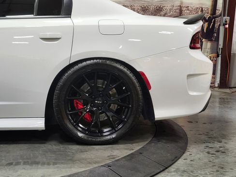 Used 2019 Dodge Charger Scat Pack w/ Dynamics Package image 6