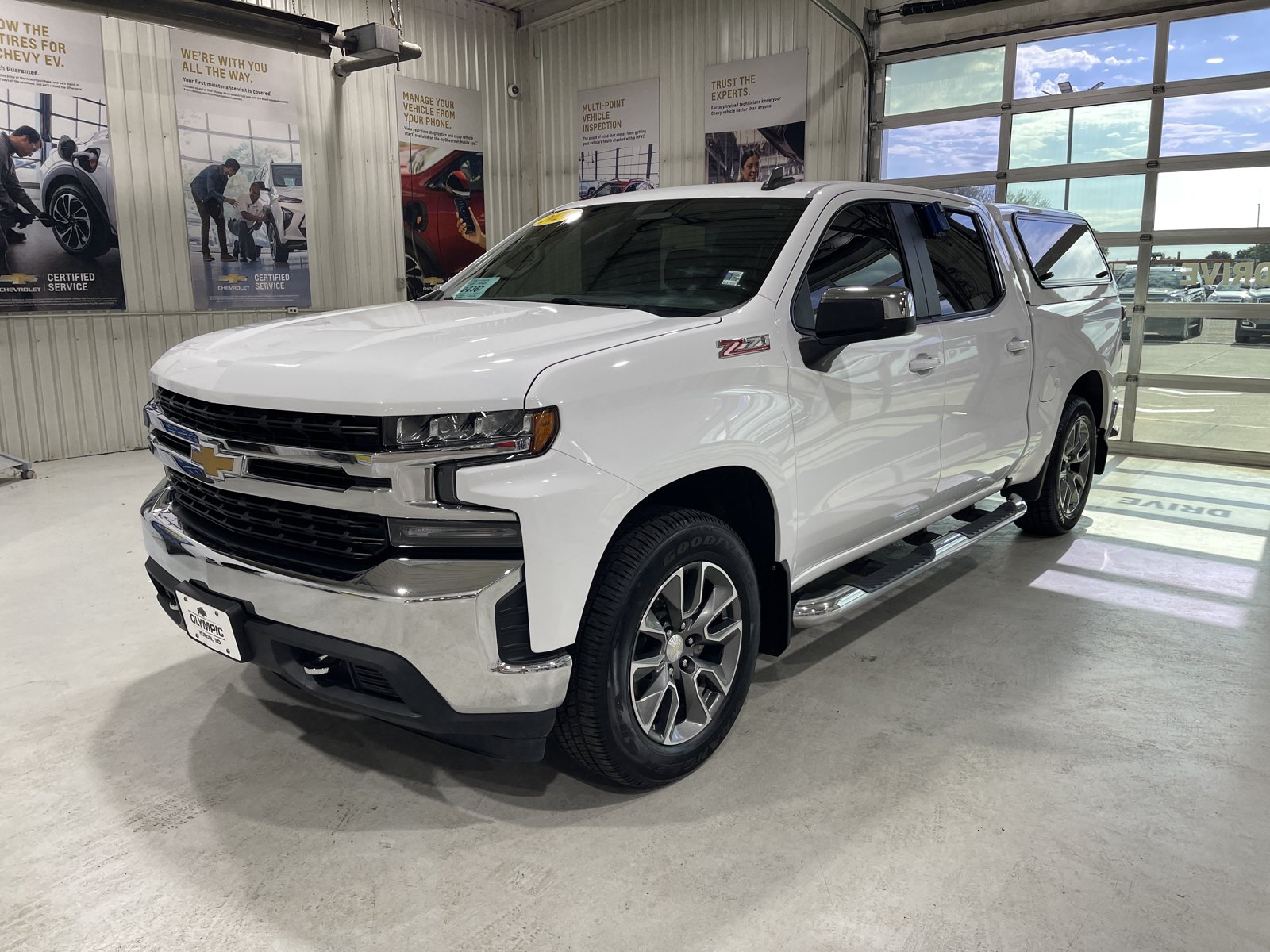 Used 2020 Chevrolet Silverado 1500 LT w/ Convenience Package AWD/4WD image 4