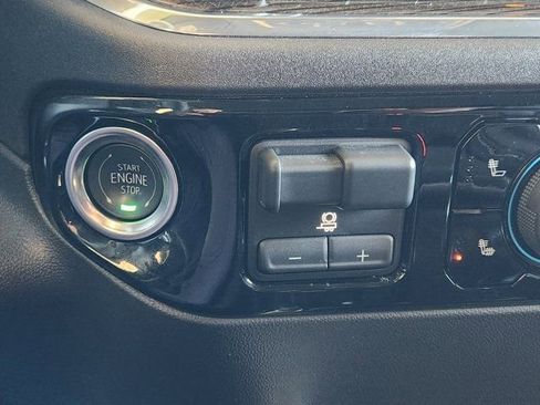 Used 2025 Chevrolet Silverado 1500 LT Trail Boss w/ Convenience Package II image 8