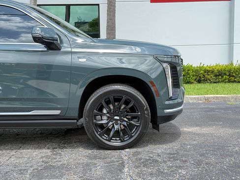 Used 2025 Cadillac Escalade Premium Luxury w/ Touring Package AWD/4WD image 4