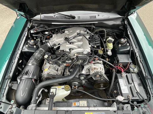 Used 2001 Ford Mustang Convertible RWD image 4