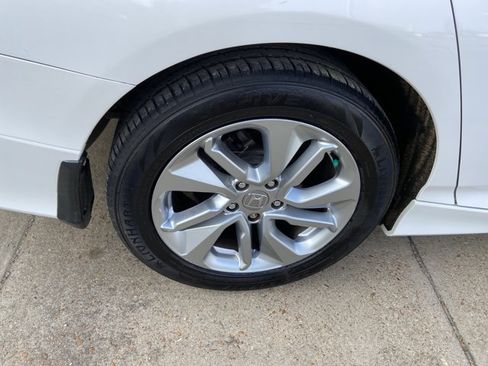 Used 2019 Honda Accord LX image 31