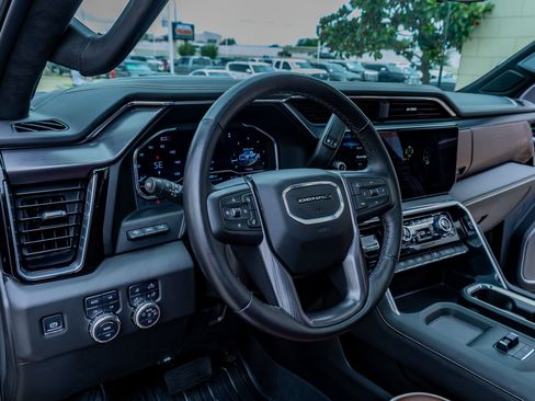 Used 2025 GMC Sierra 2500 Denali Ultimate AWD/4WD image 17