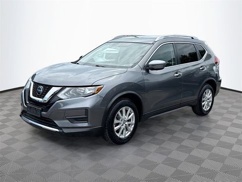 Used 2018 Nissan Rogue SV image 4