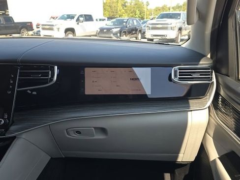 Used 2023 Jeep Wagoneer Series III w/ Preferred Equipment Group image 41