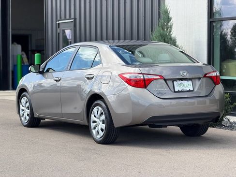 Used 2016 Toyota Corolla LE FWD image 3