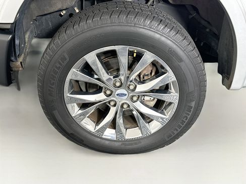 Used 2015 Ford F150 Lariat w/ Equipment Group 502A Luxury image 11