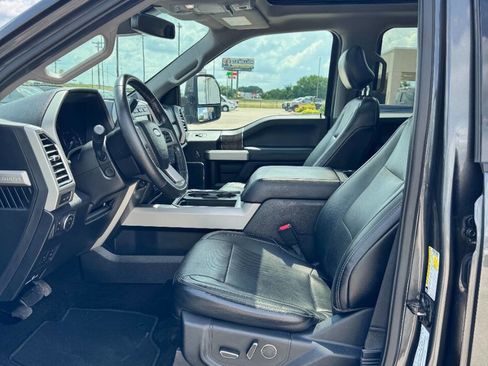 Used 2017 Ford F350 Lariat AWD/4WD image 4