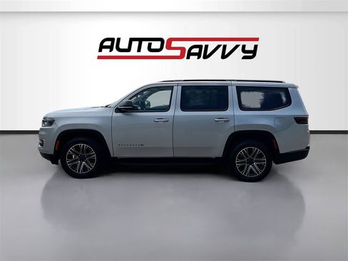 Used 2023 Jeep Wagoneer 4WD w/ Premium Group I image 4