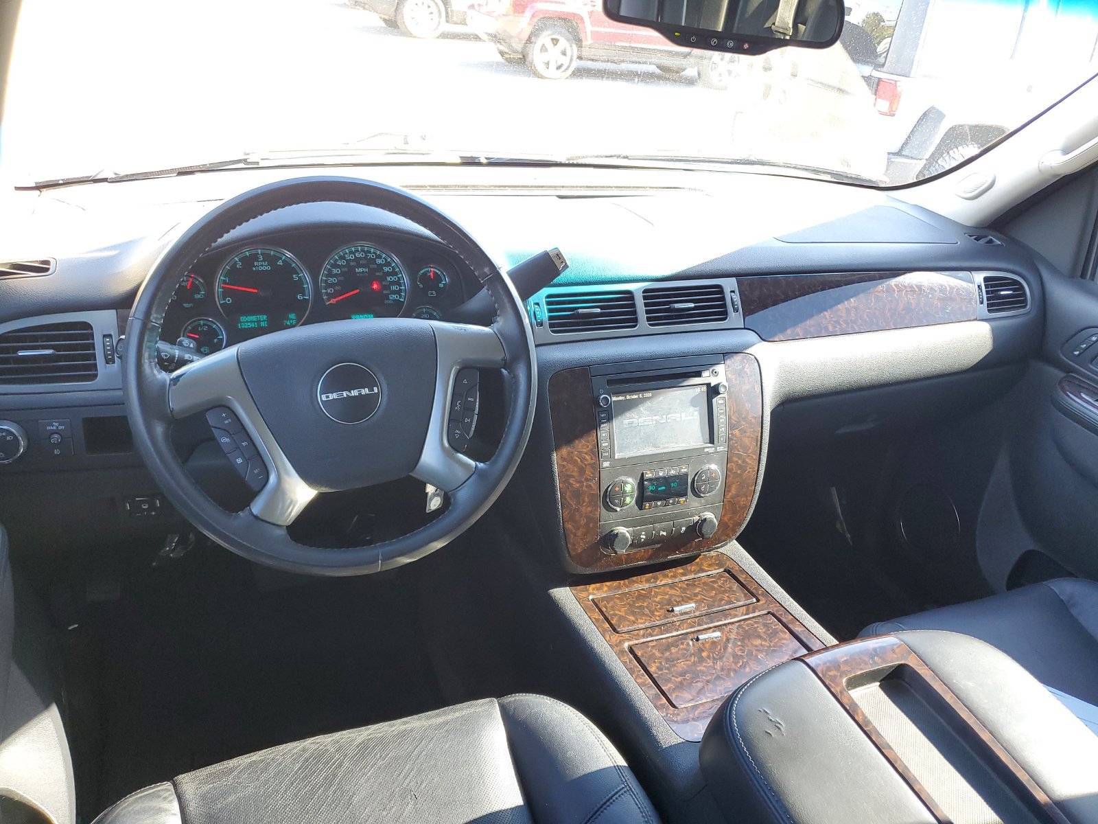 Used 2012 GMC Yukon XL Denali AWD/4WD image 10
