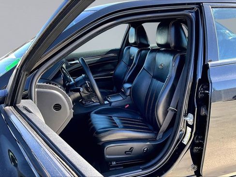 Certified 2023 Chrysler 300 S RWD image 3