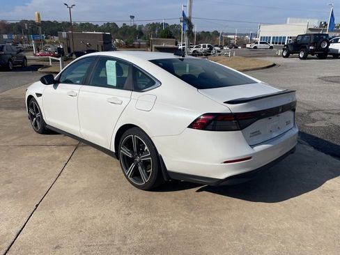 Used 2024 Honda Accord Sport image 4