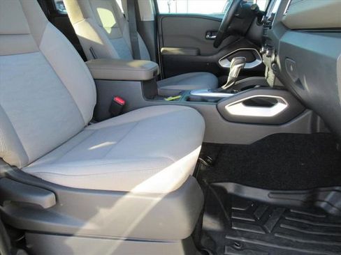 Used 2022 Nissan Frontier SV image 10