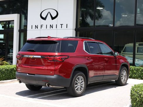 Used 2023 Chevrolet Traverse LT FWD image 4