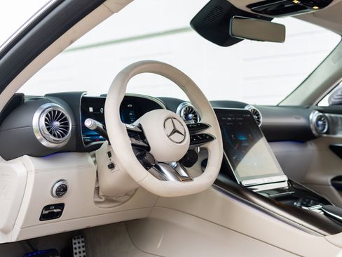 Used 2025 Mercedes-Benz AMG GT 63 image 5
