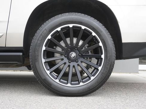 Used 2021 GMC Yukon XL Denali w/ Denali Premium Package AWD/4WD image 35