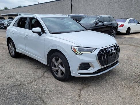 Used 2019 Audi Q3 2.0T Premium Plus w/ Premium Plus Package AWD/4WD image 2