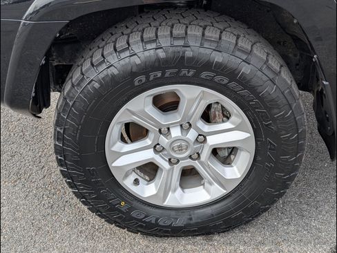 Used 2022 Toyota 4Runner SR5 Premium image 25