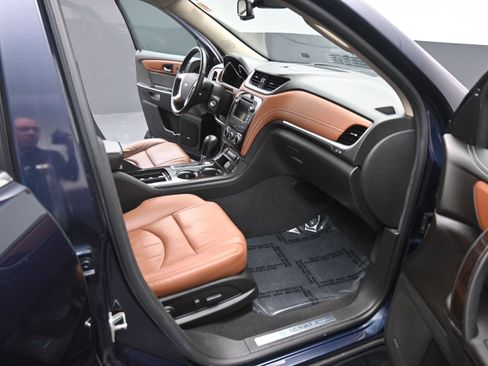 Used 2017 Chevrolet Traverse Premier image 21
