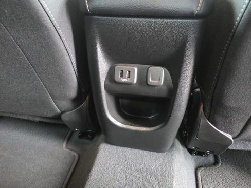 Used 2022 Chevrolet Colorado LT w/ LT Convenience Package image 15