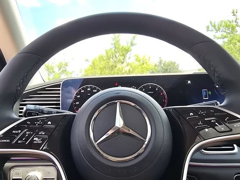 Certified 2024 Mercedes-Benz GLS 450 4MATIC image 30