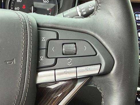 Used 2025 Cadillac XT6 Premium Luxury w/ Platinum Package AWD/4WD image 24