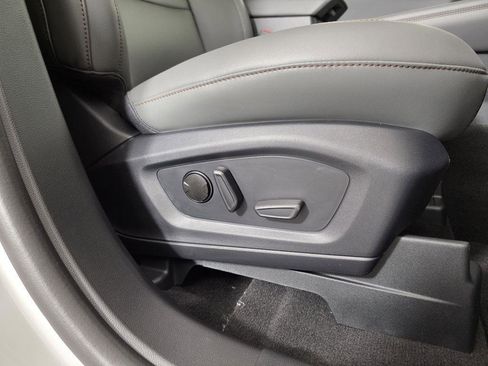 Used 2025 Ford Explorer Active w/ Active Comfort Package image 25