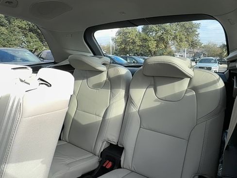 New 2026 Volvo XC90 T8 Ultra image 14