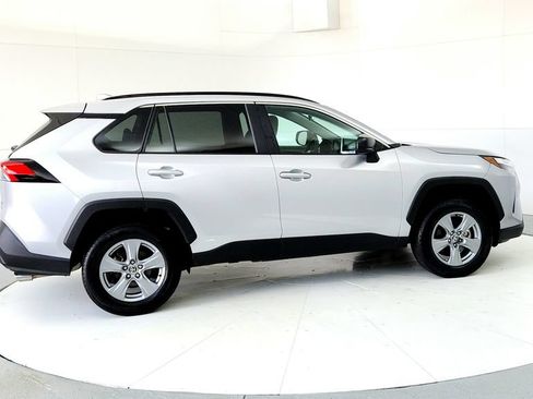 Used 2025 Toyota RAV4 LE AWD/4WD image 6