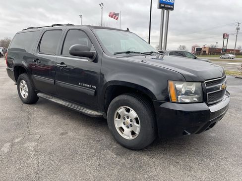 Used 2014 Chevrolet Suburban LT image 3