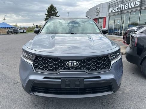 Used 2021 Kia Sorento S w/ Panoramic Sunroof Package AWD/4WD image 2