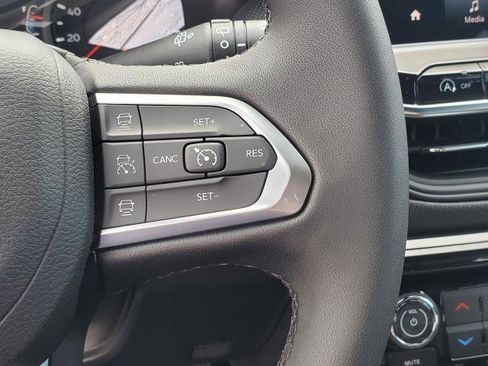 Used 2026 Jeep Compass Limited AWD/4WD image 11