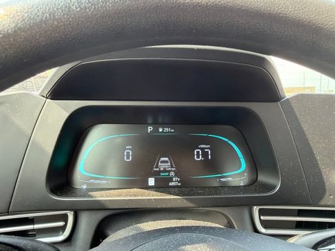 Certified 2025 Hyundai Elantra SE FWD image 34