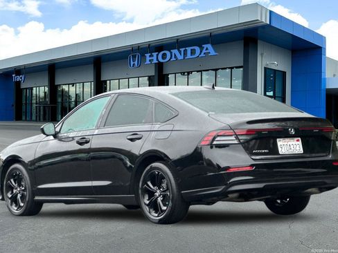 Certified 2025 Honda Accord SE image 10