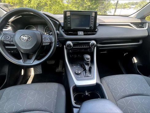 Used 2022 Toyota RAV4 XLE AWD/4WD image 27