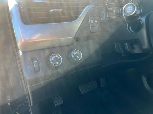Used 2017 Chevrolet Suburban LS image 14