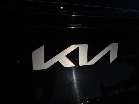 Used 2023 Kia Sportage EX image 5