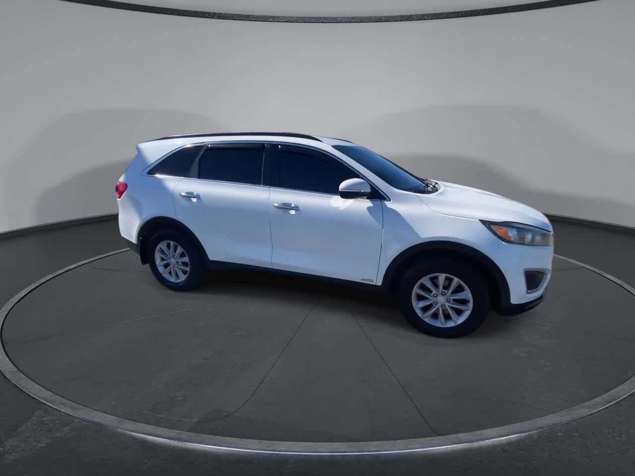 Used 2018 Kia Sorento AWD image 2
