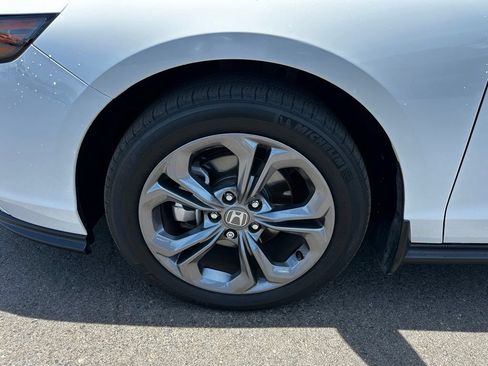 Used 2023 Honda Accord EX image 10