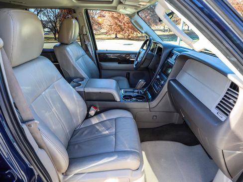 Used 2015 Lincoln Navigator 4WD image 39