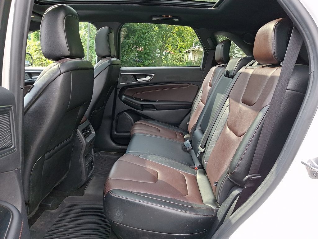 Used 2020 Ford Edge Titanium w/ Equipment Group 301A AWD/4WD image 11