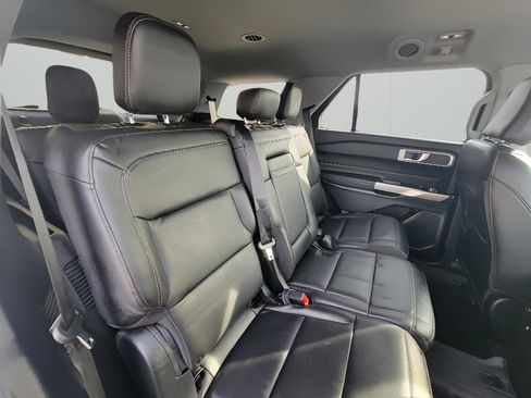 Used 2022 Ford Explorer XLT w/ Equipment Group 202A image 34