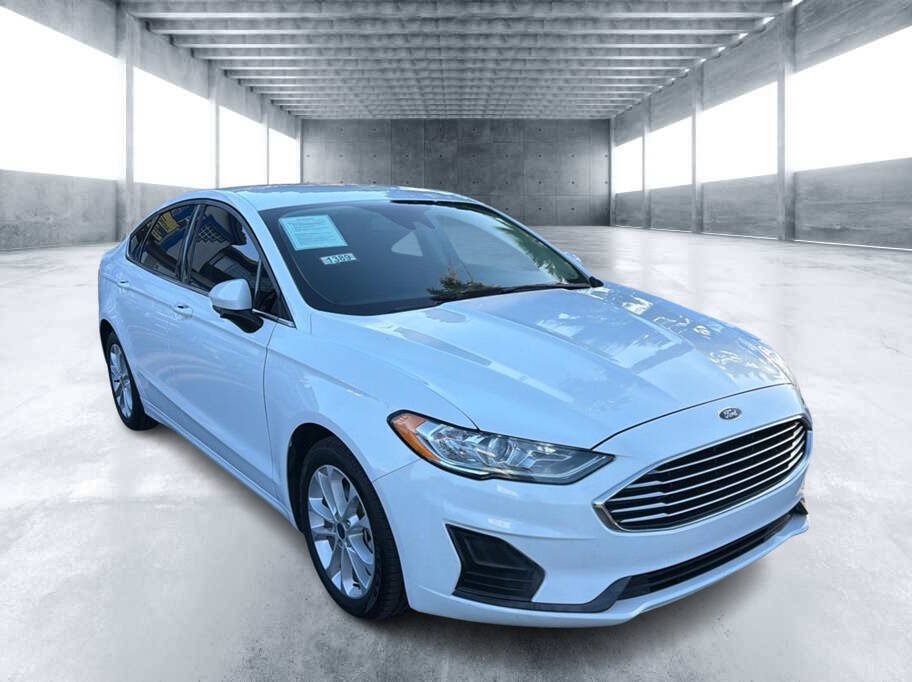 Used 2020 Ford Fusion SE FWD image 2