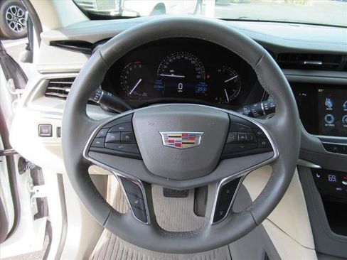 Used 2017 Cadillac XT5 Luxury w/ LPO, Wheel Lock Package image 17