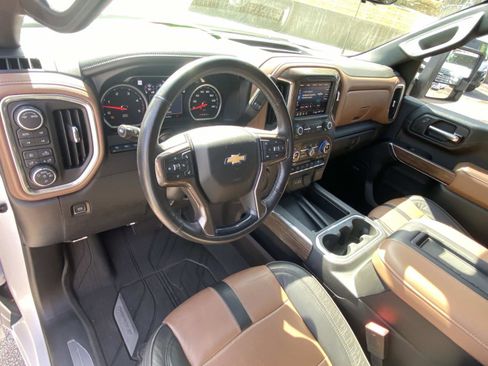 Used 2020 Chevrolet Silverado 3500 High Country image 30